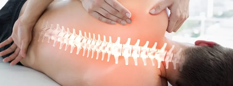 Chiropractic treatment visualized with highlighted spine to indicate effective pain management areas